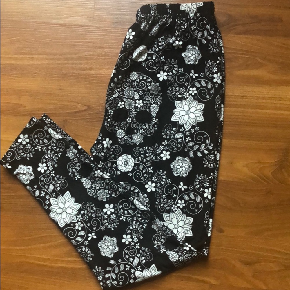 Flower skull leggings